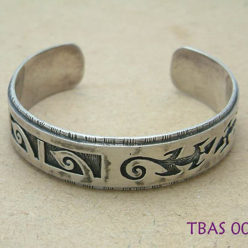 Lai Thai cuff