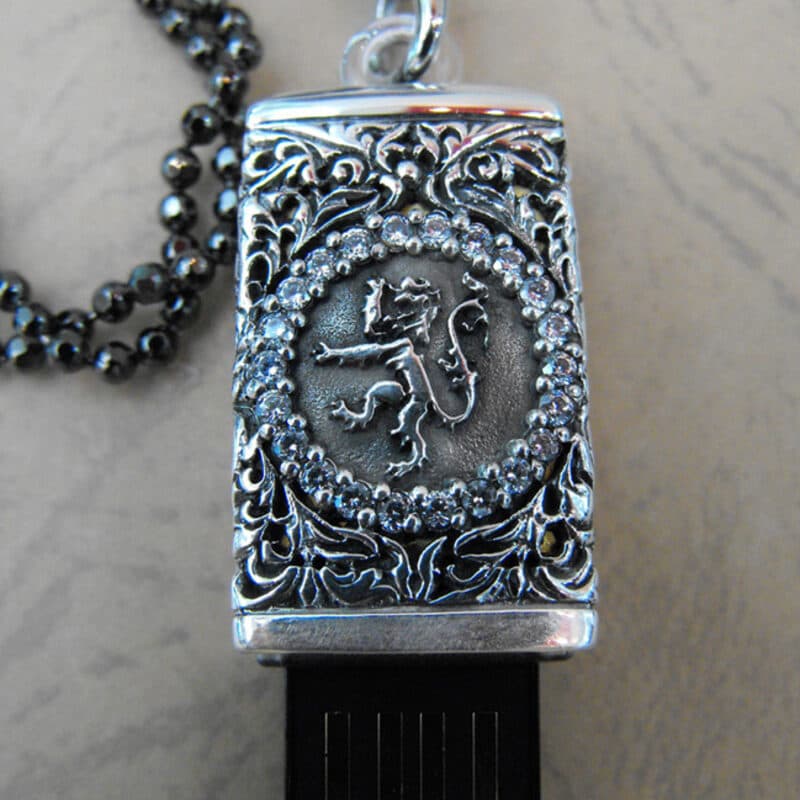 Amulet pendant